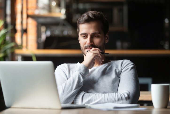 Business person working in Microsoft Outlook